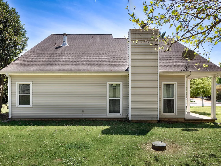 722 Highland Dr — Photo 37