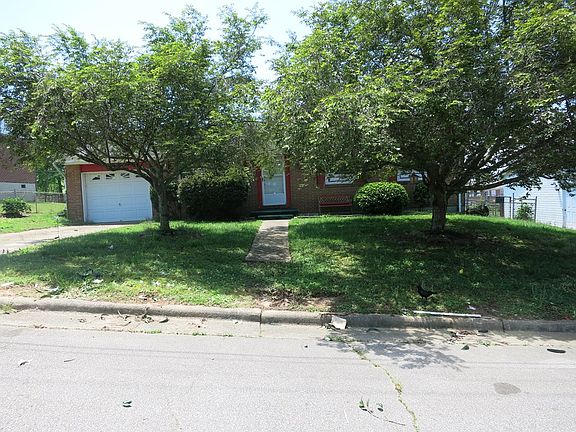5th image of 174 Garden Grove St
