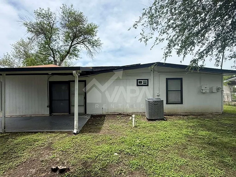 518 Jamaica Dr — Photo 19