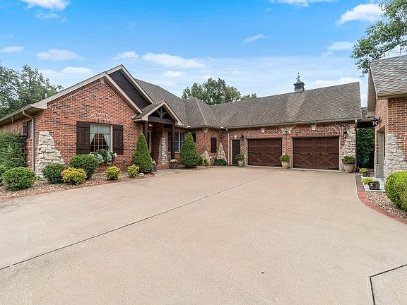 5th image of 177 Cornerstone Dr