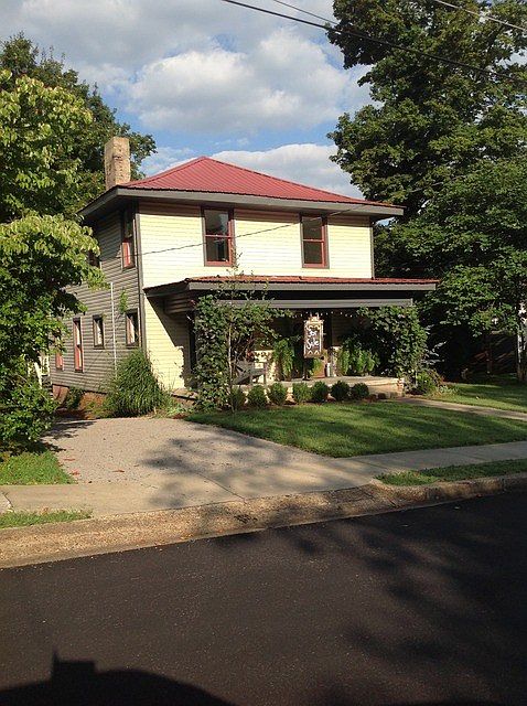 1st image of 215 College St