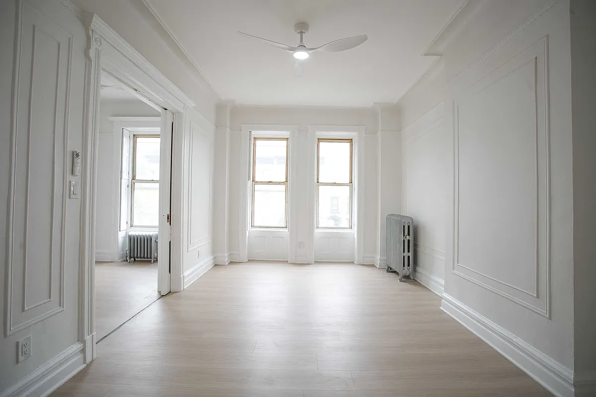 Building Photo - 337 Halsey St #3