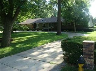 6741 Broadmoor St, Overland Park, KS 66204