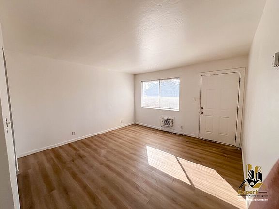 2nd image of 3720 Astoria St APT 2