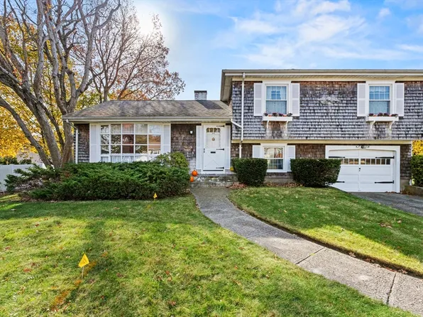 55 Dias Ter, Somerset, MA 02726
