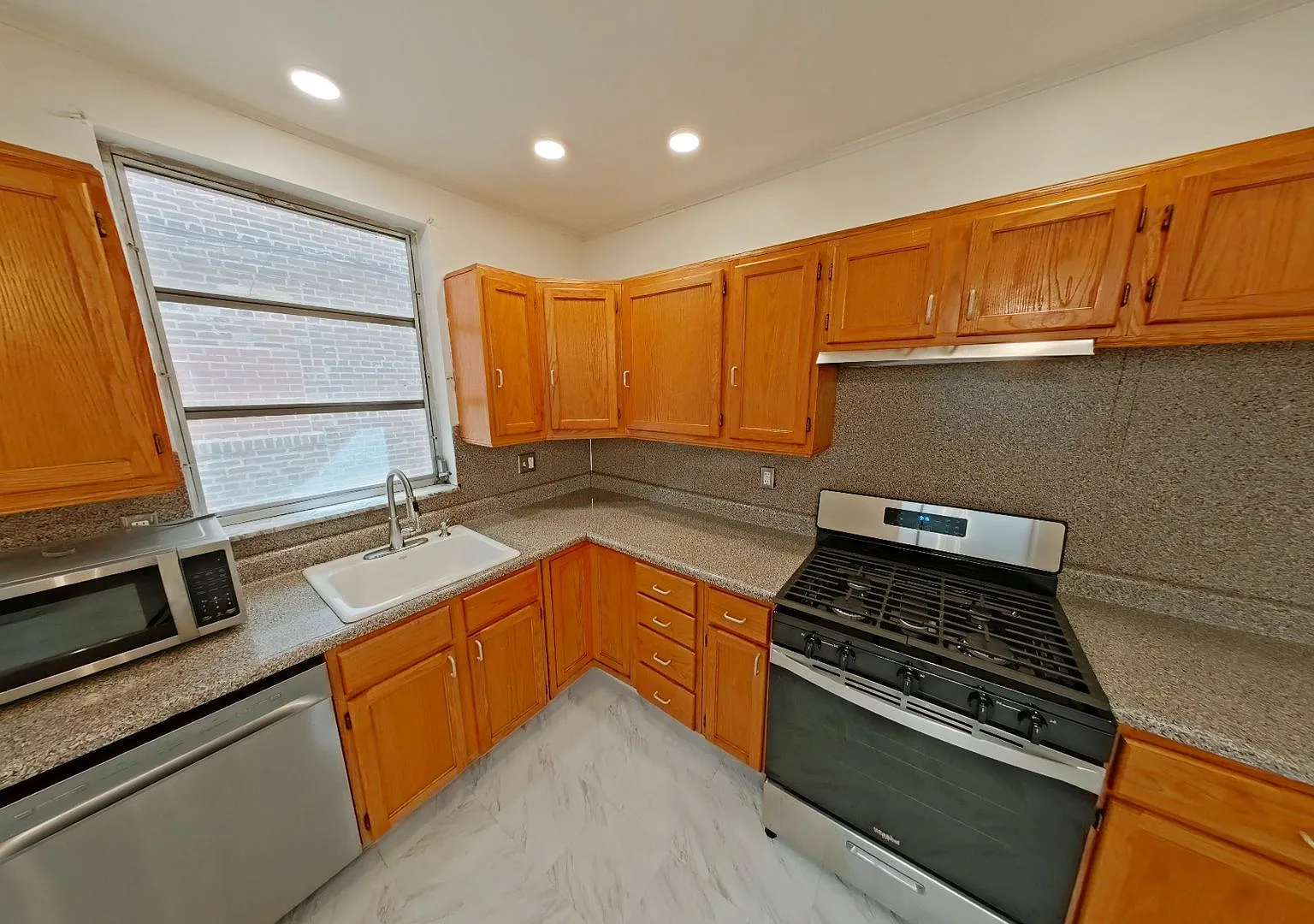 2629 S Rosewood St Philadelphia, PA 19145 — Photo 4