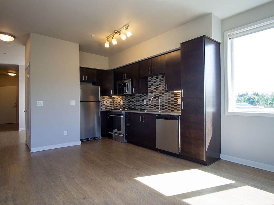 1st image of 2250 NE Glisan St APT 410