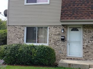 172 Surrey Dr, Glen Ellyn, IL 60137