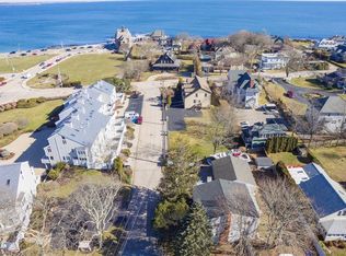 16 Courtway St, Narragansett, RI 02882