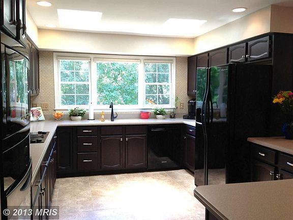 3rd image of 43455 Thistlewood Ct