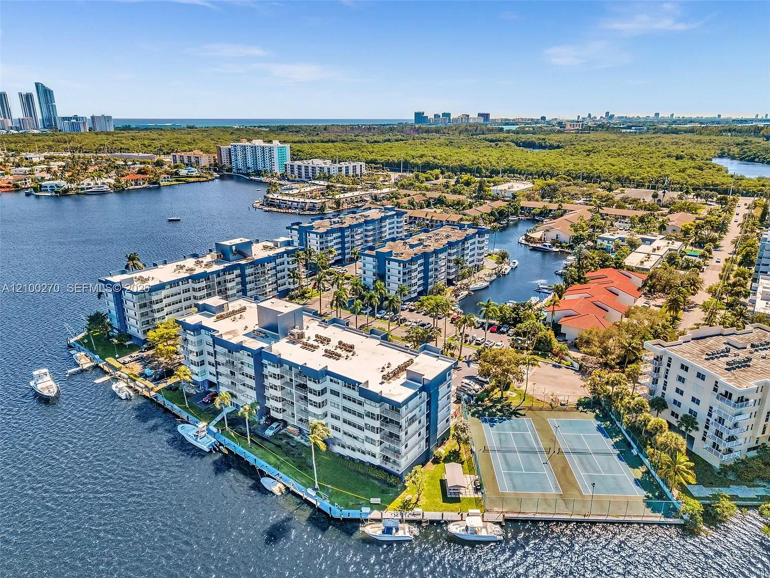 Reef South Condo — Photo 4