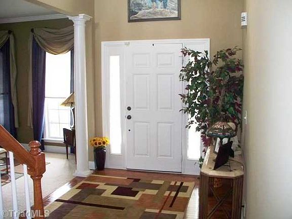 2nd image of 586 Pimlico Cir