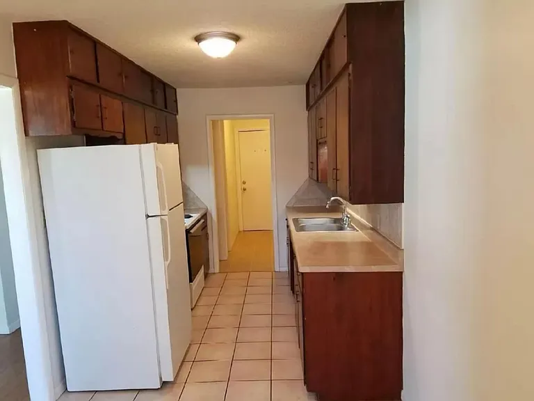 2106 N Benton Ave #B — Photo 3