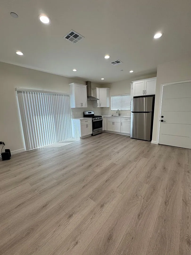 7317 -7321 Garden Grove Avenue — Photo 4
