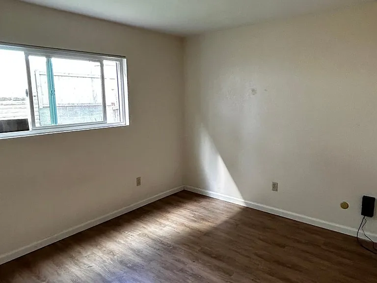 356 Roosevelt St #6 — Photo 9