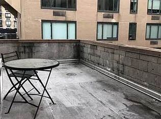 174 E 82nd St #3B, New York, NY 10028