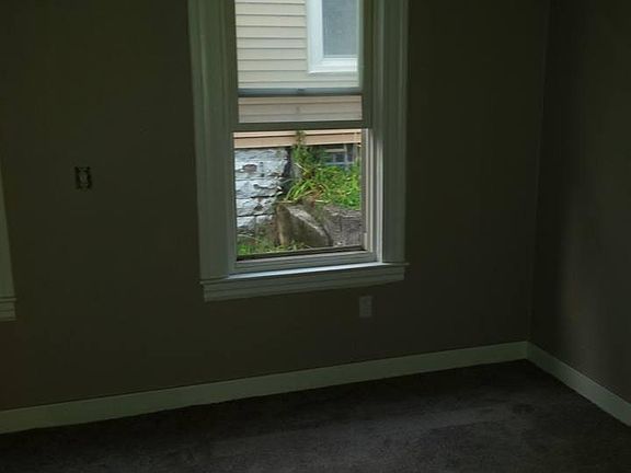 5th image of 222 Wadsworth St