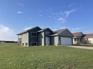 462 York St, Cresco, IA 52136