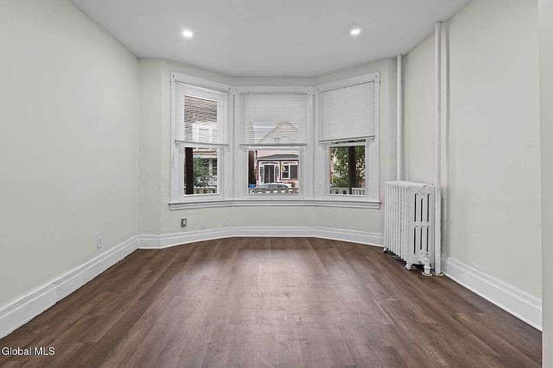 4th image of 31 Bertha Street