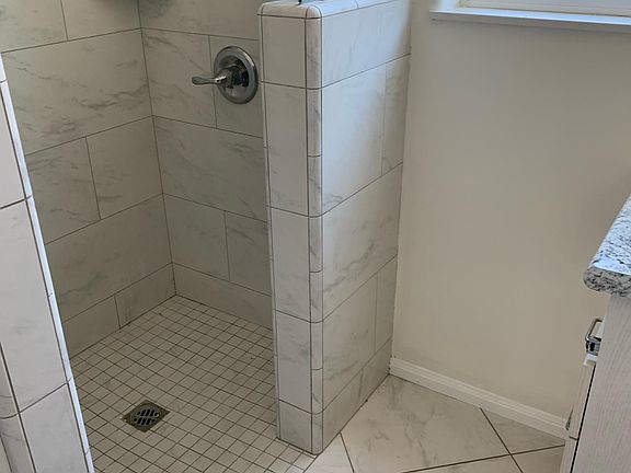 3rd image of 1390 Wall Ave