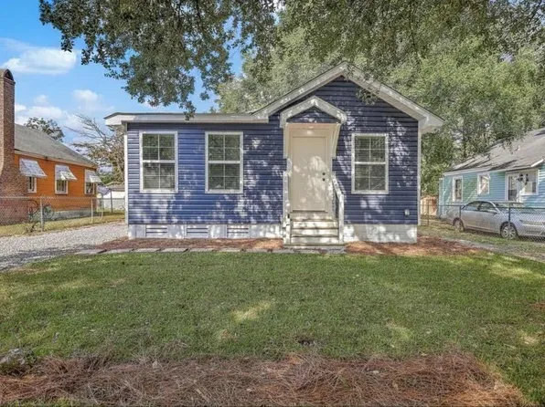 3792 Walnut St, North Charleston, SC 29405