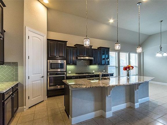 3rd image of 3728 Carya Dr
