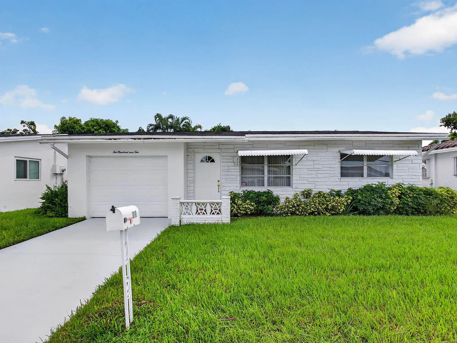 2 bed, 1.0 bath, 1061 sqft, $2,250 — Photo 2