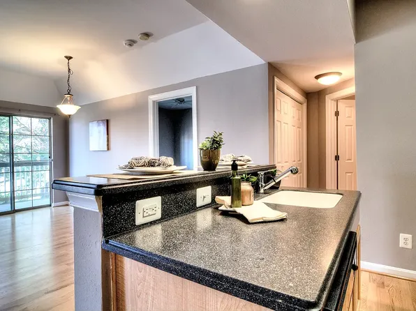 3901 Penderview Dr APT 1521, Fairfax, VA 22033