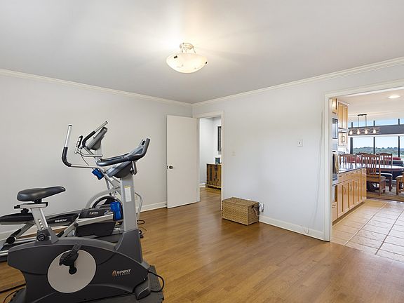 4th image of 369 Riverbluff Pl APT 3