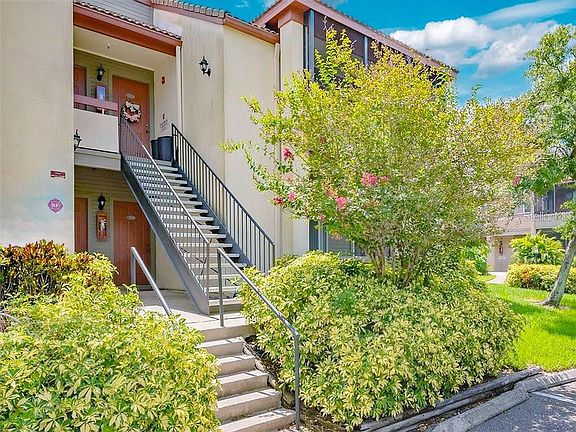 3rd image of 10265 Gandy Blvd N #2303