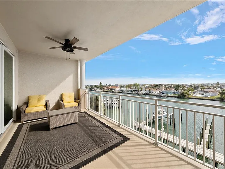 125 Island Way #402 — Photo 3