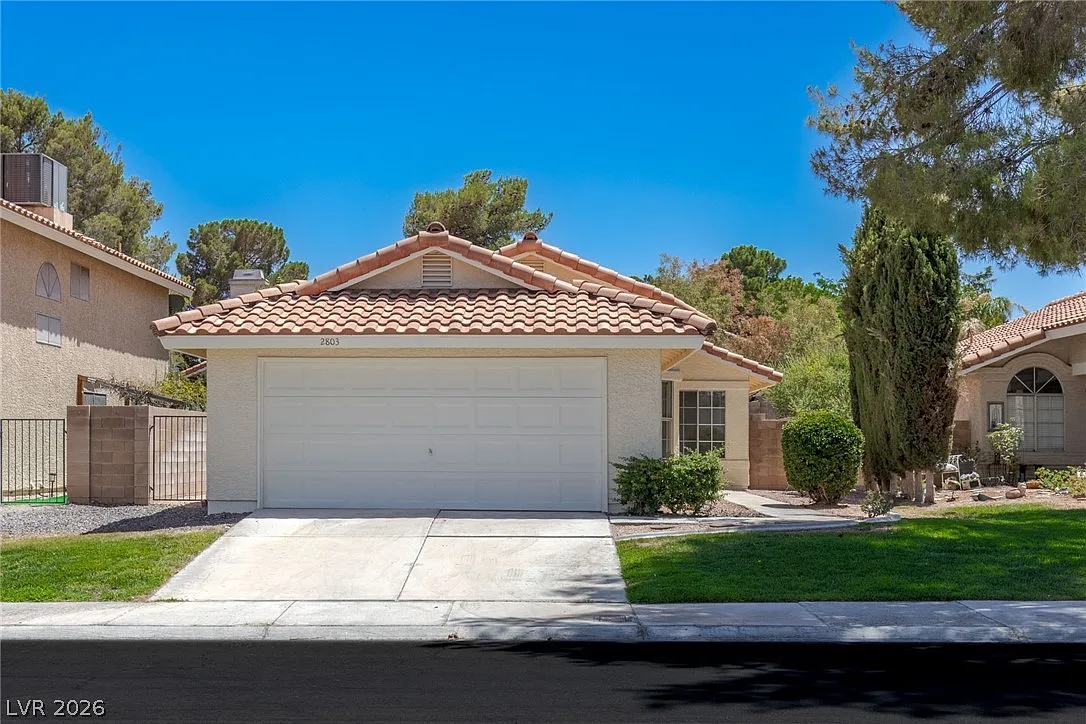 3 bed, 2.0 bath, 1125 sqft, $1,895 — Photo 2