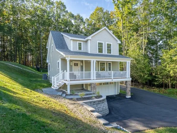 35 Hemlock Way, Portsmouth, NH 03801