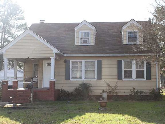 2nd image of 2209 Greenwood Dr