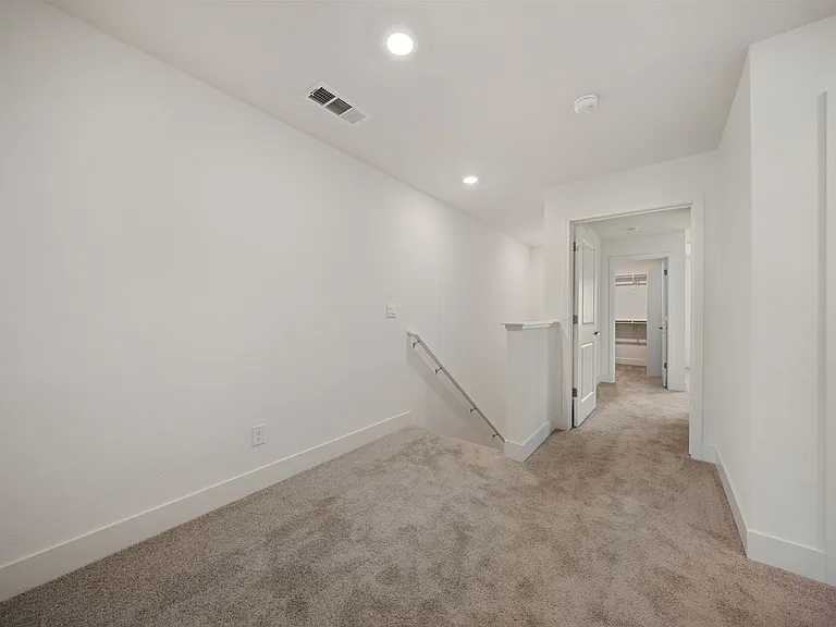 1594 Grazer Way — Photo 15