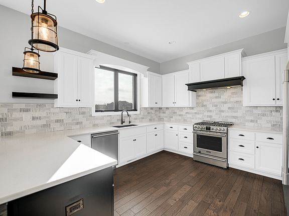 5th image of 22303 Majestic Ln