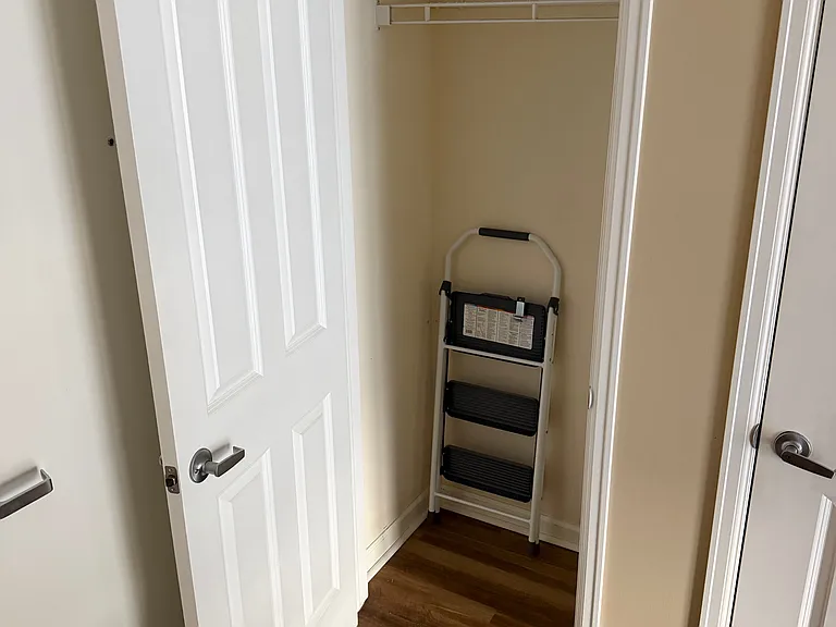 1950 N Logan St #309 — Photo 11