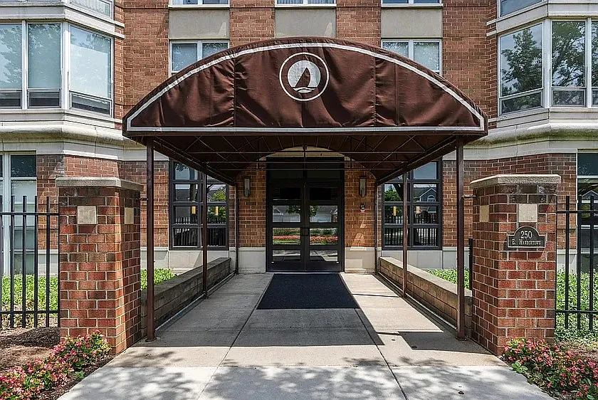 2 bed, 1023 sqft, $2,500 — Photo 1
