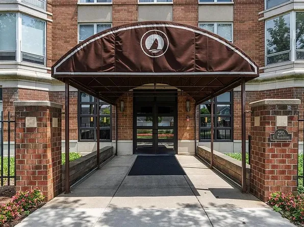 250 E Harbortown Dr, Detroit, MI