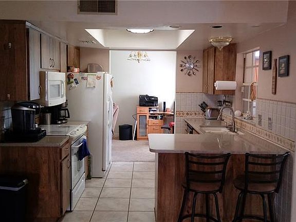 4th image of 1685 Palm Leaf Dr