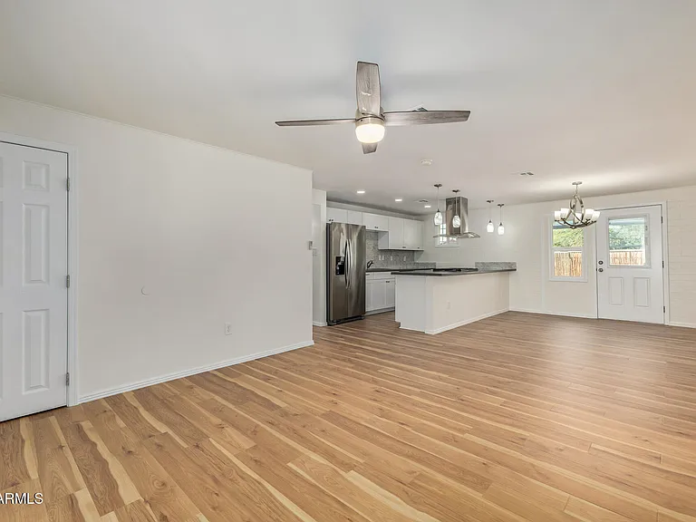 3234 E Friess Dr — Photo 6