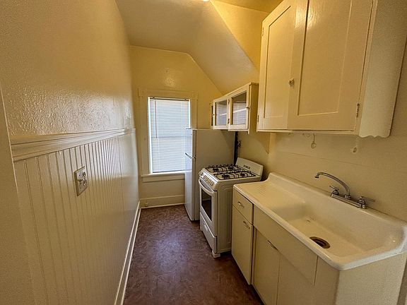 3rd image of 409 N Cascade Ave #201