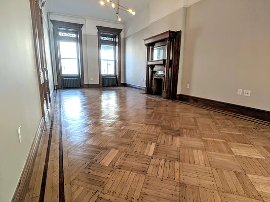 Rented by EXR | media 32