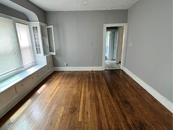 5th image of 3688 E 154th St