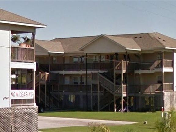 5th image of 110 Peach St