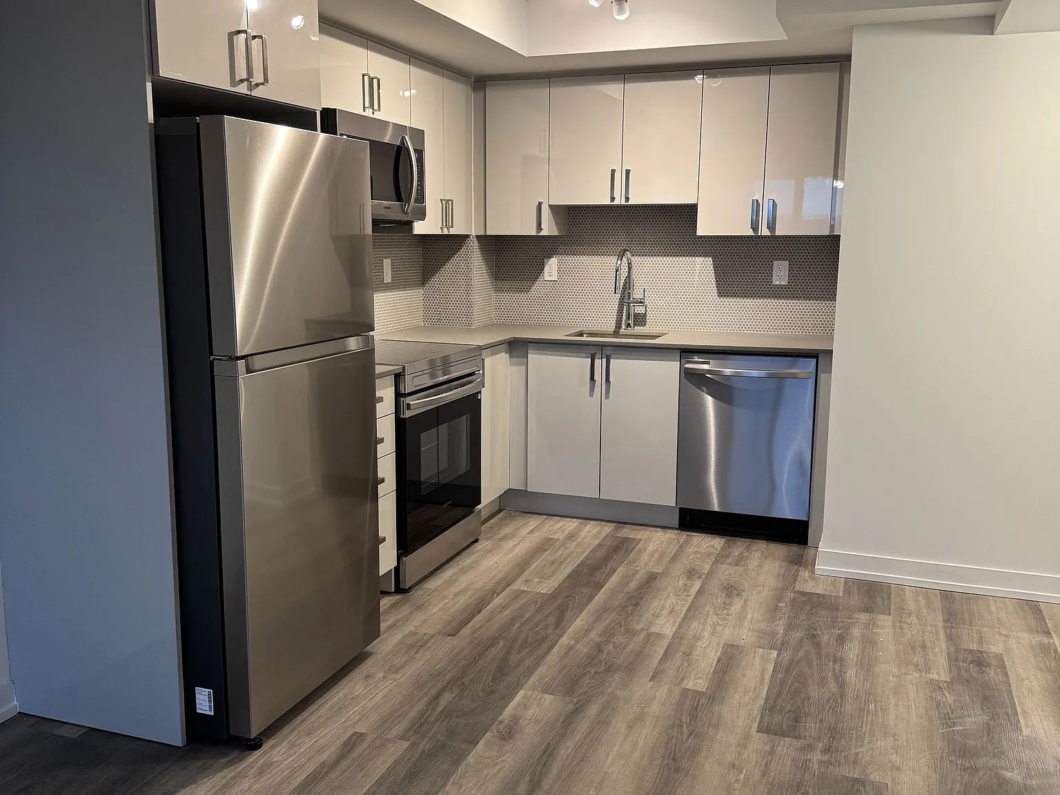 2 bed, $2,700 — Photo 4