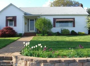 21 Maple St, Danville, PA 17821