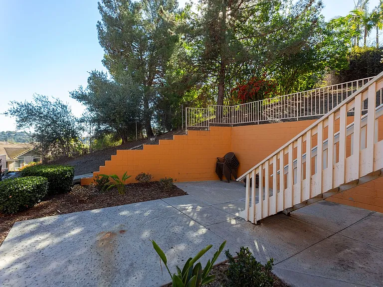 Tuscany Hills Apartments — Photo 46
