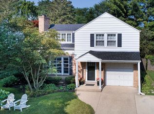 1036 Blackthorn Ln, Northbrook, IL