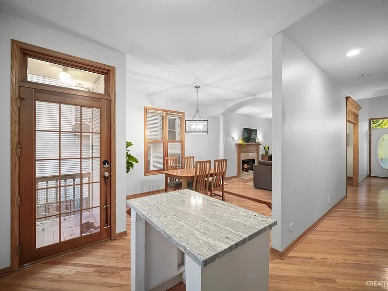 320 N Wright St — Photo 10